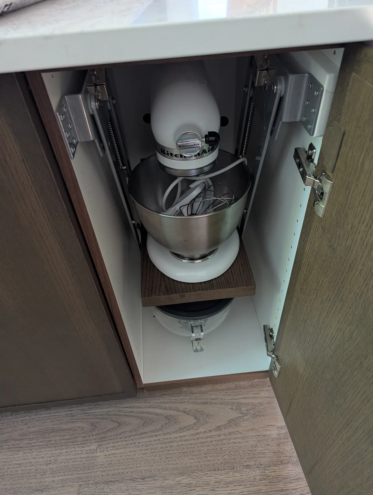 Cabinet with mixer lift storage